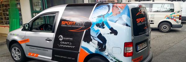 Sportart Altenmarkt - VW Caddy mit Digitaldruck auf Autohochleistungsfolie beschriftet Sportart Altenmarkt - VW Caddy mit Digitaldruck auf Autohochleistungsfolie beschriftet