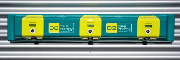 Bike Energy - Elektrofahrradtankstelle komplett foliert mit Digitaldruck und glaenzenden Schutzlaminat Bike Energy - Elektrofahrradtankstelle komplett foliert mit Digitaldruck und glaenzenden Schutzlaminat