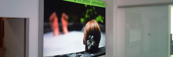 Dolschek - LED-Leuchtkasten mit bedrucktem Spanntuch Dolschek - LED-Leuchtkasten mit bedrucktem Spanntuch