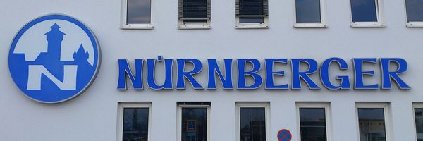 Nuernberger Versicherung - alte Lichtwerbung auf LED-System umruesten 3 Nuernberger Versicherung - alte Lichtwerbung auf LED-System umruesten 3