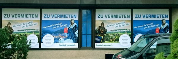 TVB Radstadt -Schaufensterbeschriftung mit Digitaldruck auf Hochleistungsfolie TVB Radstadt -Schaufensterbeschriftung mit Digitaldruck auf Hochleistungsfolie