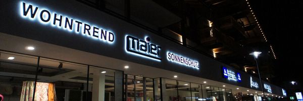 Schneider Geschaeftshaus Altenmarkt - Vollacryl-Rueckleuchter 2 Schneider Geschaeftshaus Altenmarkt - Vollacryl-Rueckleuchter 2