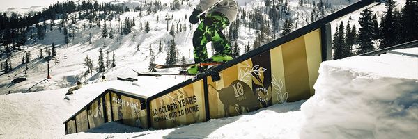 Bergbahnen Shuttleberg - Rails beschriftet mit bedruckter Hochleistungsfolie Bergbahnen Shuttleberg - Rails beschriftet mit bedruckter Hochleistungsfolie