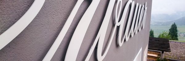 Winterbauer Altenmarkt - Alu-Buchstaben weiß lackiert Winterbauer Altenmarkt - Alu-Buchstaben weiß lackiert